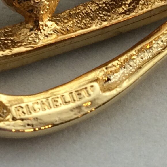 Vintage Signed Richelieu Brooch Pin Goldtone Metal Faux Pearls Rhinestones - Picture 6 of 9